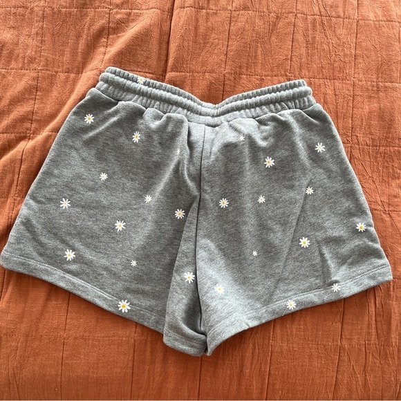 NWOT Ban.do French Terry Summer Camp Shorts in Daisy Print - Picture 6 of 9